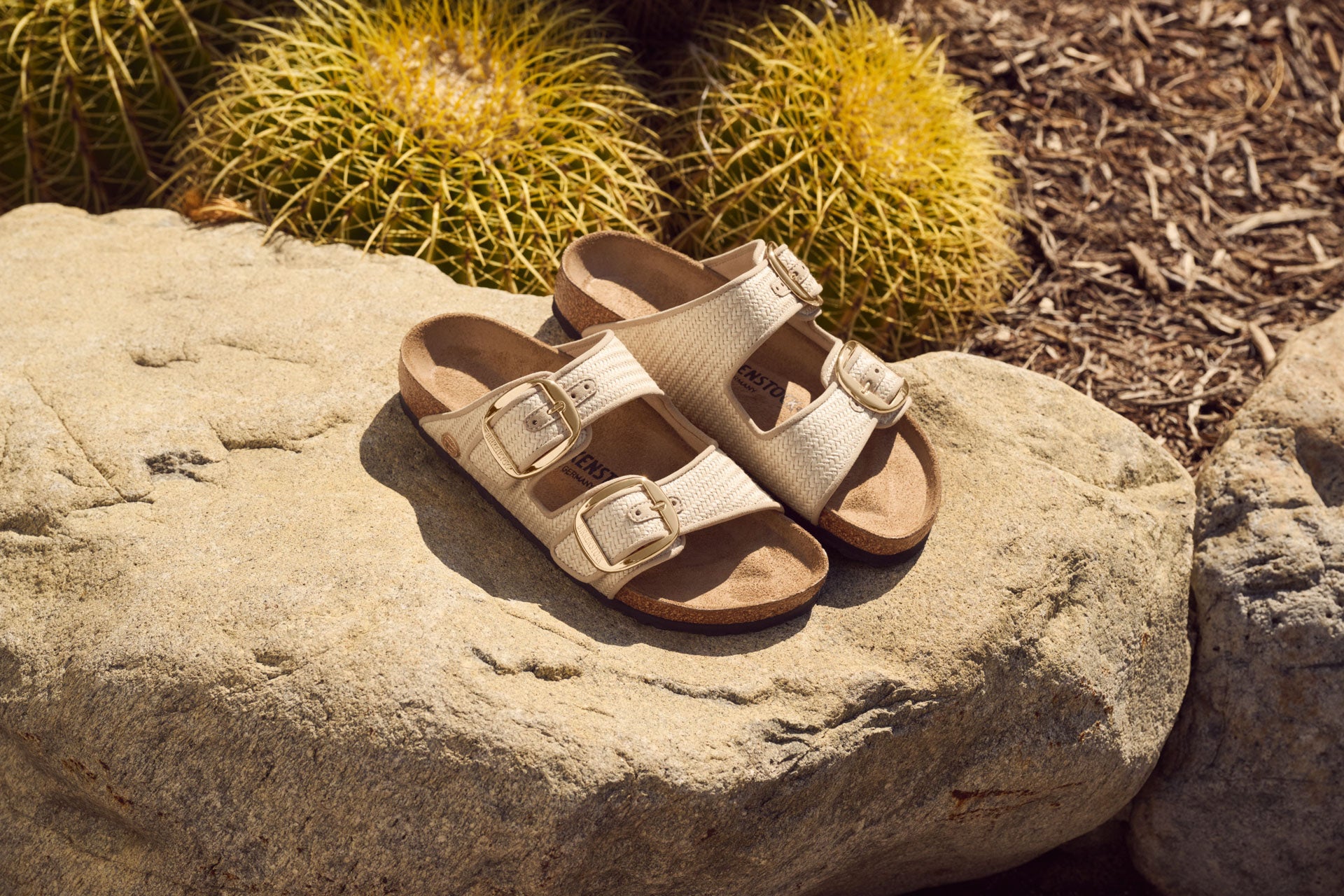 Arizona Big Buckle Raffia Naturel Leather Narrow