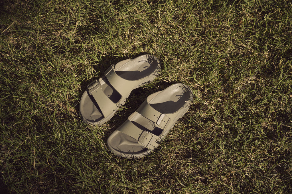 Mogami Stealth 2-Strap Faded Khaki Birko-Flor Regular