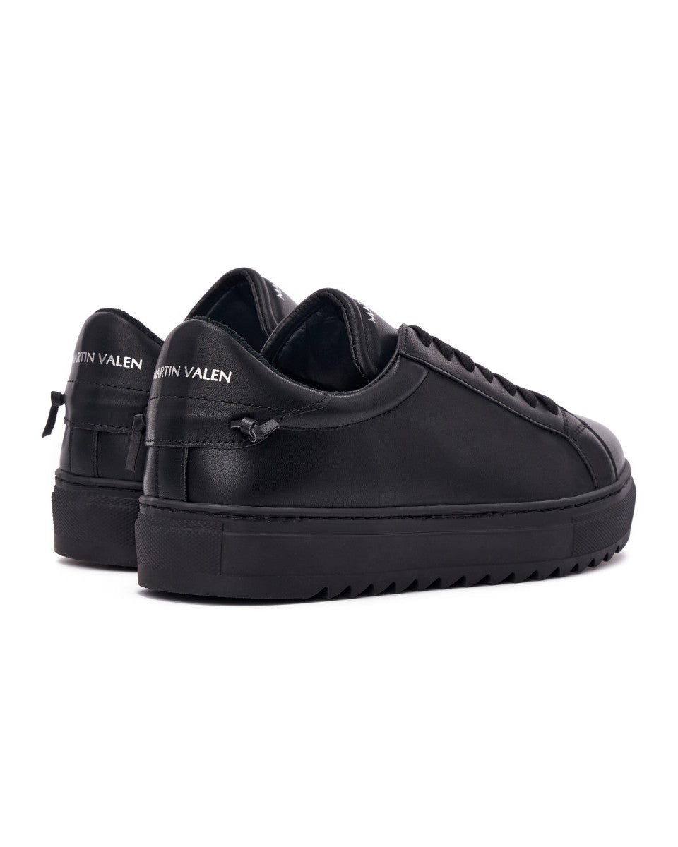 Low Top Sneakers - Black